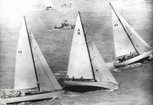 Lass O'Luss (89) leading Kintail (CYC16) and Anitra (77) - 1961 SHYR start - CYCA Archives