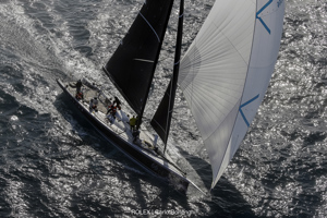 ALIVE, Bow: 66, Sail n°: 52566, Skipper: Duncan Hine, Design: Reichel Pugh 66, Owner: Phillip Turner, State/Nation: TAS