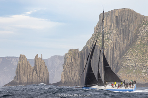 WARRIOR WON, Sail No: 60564, Owner/Skipper: Chris Sheehan, State: USA, Design: TP52, LOA: 15.9