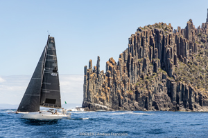 MINNIE (TH), Sail No: 424, Owner: Michael Bell, Skipper: Michael Bell/Oli Bell, State: NSW, Design: Jones 42, LOA: 12.9