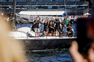 Hutchies Yeah baby approaching the King's Wharf Pier