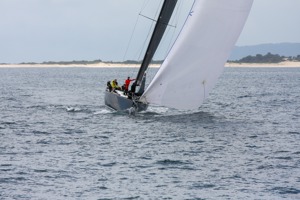 Marten 49 Carrera S approaching Cabbage Tree Island