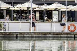 Ambiance at the docksides. 
Before the start.