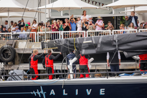 Alive entering Kings Pier Marina