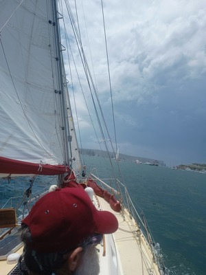 Sylph VI in Sydney Harbour after start