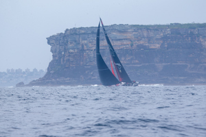 Master Lock Comanche entering Sydney Harbour to finish.   Image: CYCA | David Hislop