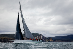Reichel Pugh 63 No Limit heading towards the Iron Pot at the mouth of River Derwent.     Image: CYCA | Salty Dingo