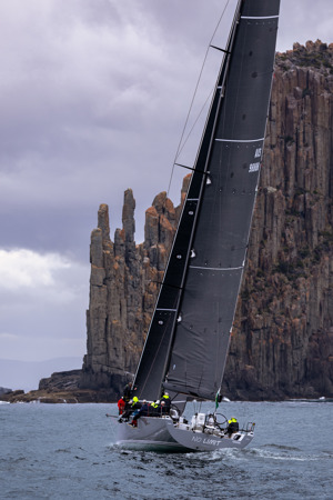 NO LIMIT rounding Cape Raoul,Sail n: AUS98888, OWNER/SKIPPER: David Gotze, STATE: NSW, DESIGN: Reichel/Pugh 63, LOA: 19.2, CLASS: IRC, YEAR BUILT: 2008