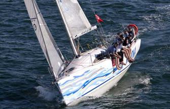 Smallest boat leads Audi Sydney Gold Coast Yacht Race overall