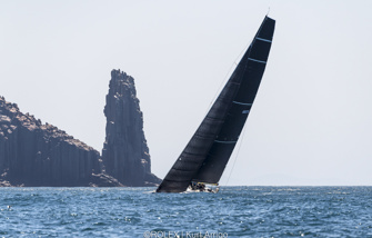 VIDEO | The Rolex Sydney Hobart overall-honours battle is ongoing!