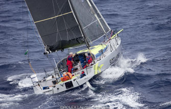 Sidewinder wins first two-handed line honours in Rolex Sydney Hobart