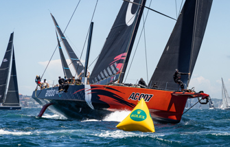 Andoo Comanche continues to lead Rolex Sydney Hobart Yacht Race 