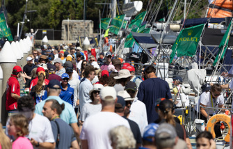 PHOTOS | Dockside ambience prior to the start