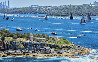 Rolex Sydney Hobart has flying start with Master Lock Comanche in lead