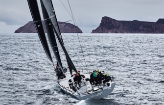 PHOTOS | Mini-Maxis in Storm Bay