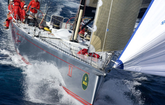 Wild Oats XI overcomes late sail drama