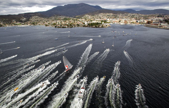 Wild Oats XI takes record fourth consecutive line honours win