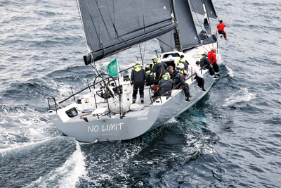 Wind becoming elusive as mini-maxis round Tasman Island