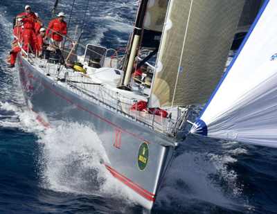 Wild Oats XI closes gap as night falls and winds whip up