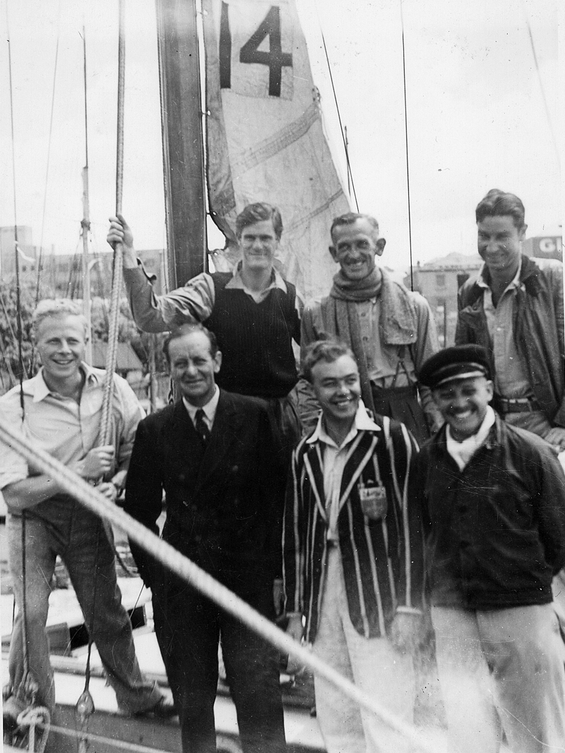 Rani Crew 1945 in Hobart Front row (left to right): S P Mewes (Navigator), Capt J H Illingworth (owner/skipper), LT Ray Richmond, N O Hudson (Mate).  Back Row: J Hogard, K Vaughan, J Colohan